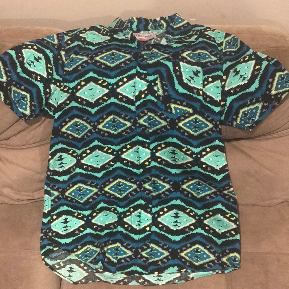 Zumiez men’s short sleeve button down shirt